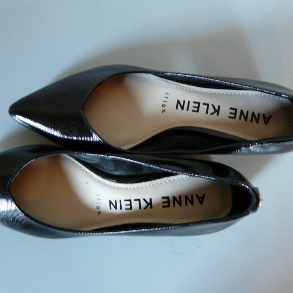 New Anne Klein Leather Pumps - Picture 6 of 9